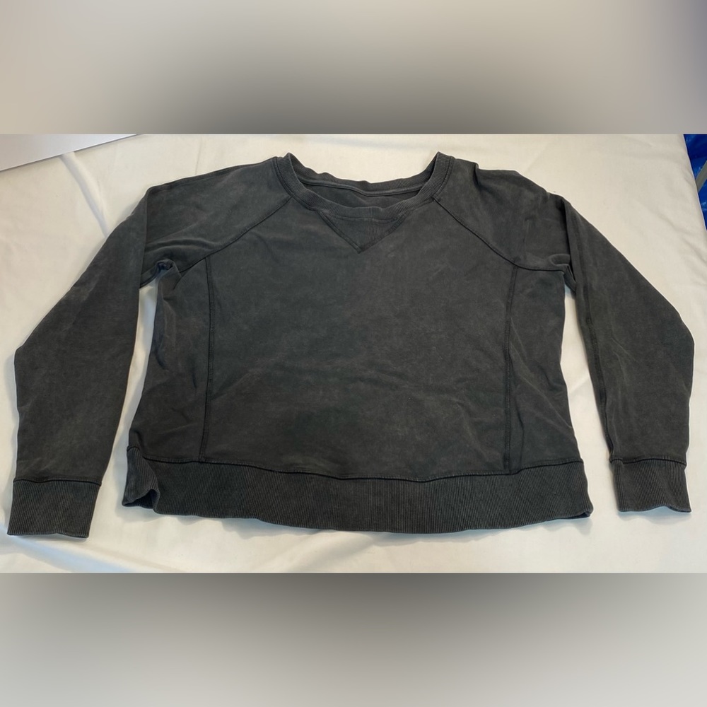 Lululemon  Loop Back Crew    NWOT   Black  size 12 - Picture 2 of 8